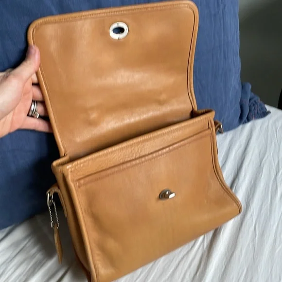 Tan Leather Coach Court Bag with Removable Strap - Picture 2 of 9